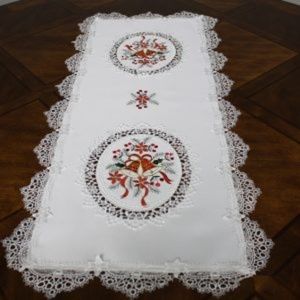 Christmas Table Runner WINTER RED BELLS (16x36) NEW